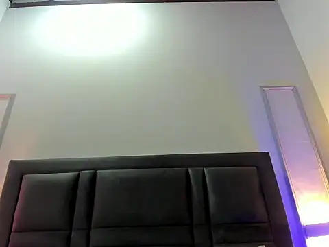 Snapshot of AshleyHill2 chatting on 10.04.25 AshleyHill2 online show from 10.04.25