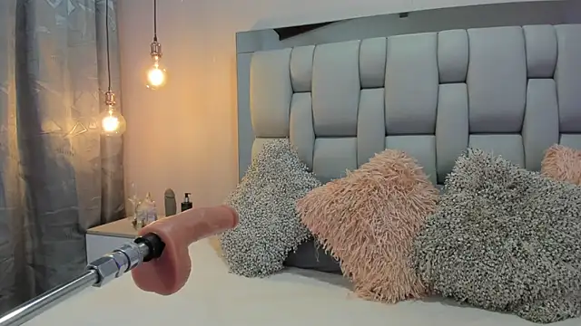 Snapshot of AshleyHill2 chatting on 10.16.25 AshleyHill2 online show from 10.16.25