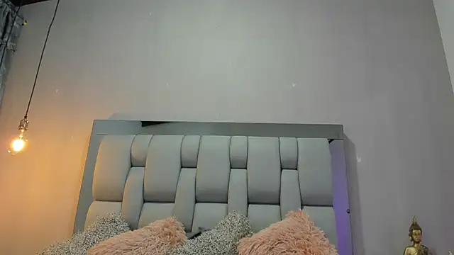 Snapshot of AshleyHill2 chatting on 10.17.25 AshleyHill2 online show from 10.17.25