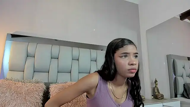 Snapshot of AshleyHill2 chatting on 11.13.25 AshleyHill2 online show from 11.13.25