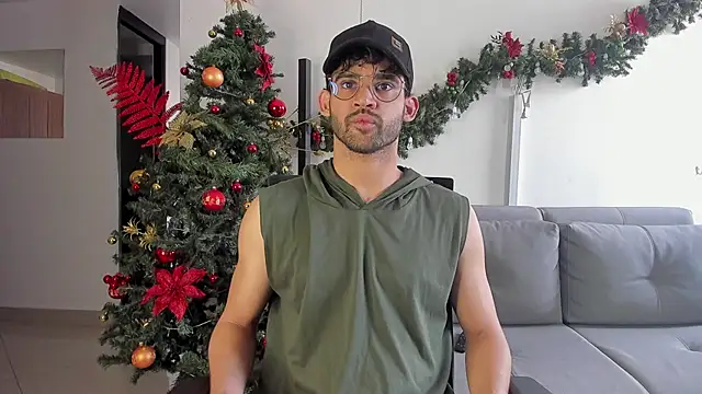 Snapshot of andrewChris_ chatting on 12.20.24 andrewChris  online show from 12.20.24