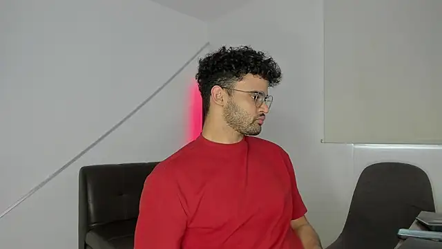 Snapshot of andrewChris_ chatting on 10.09.25 andrewChris  online show from 10.09.25