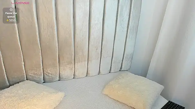 Snapshot of aurora_johnson_ chatting on 02.06.26 aurora johnson online show from 02.06.26