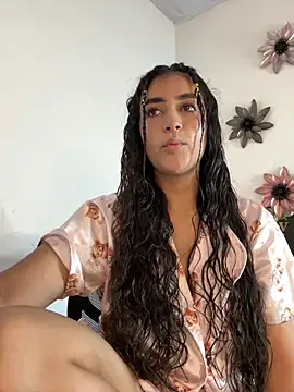 Snapshot of Lady_Rey chatting on 10.29.25 Lady Rey online show from 10.29.25