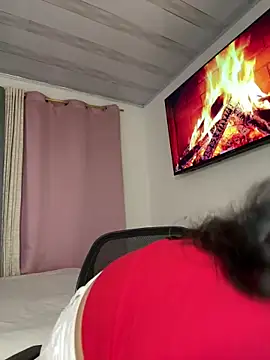 Snapshot of Lady_Rey chatting on 11.28.25 Lady Rey online show from 11.28.25