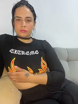 Leyna Kenet online show from 02.24.25