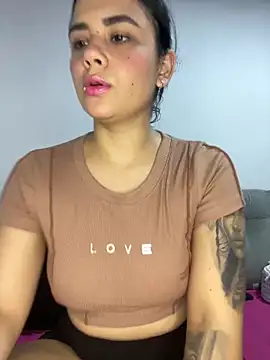 Leyna Kenet online show from 02.28.25