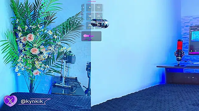 Snapshot of Kinky__Karo chatting on 11.16.25 Kinky Karo online show from 11.16.25