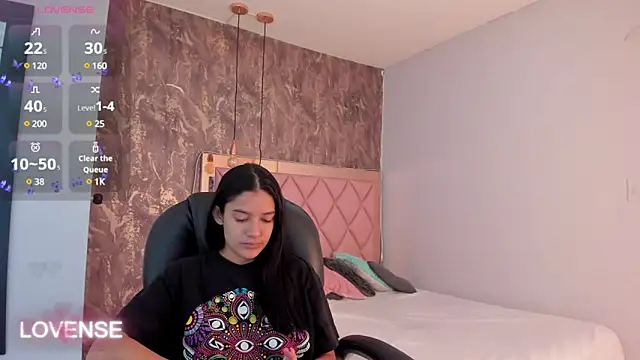 SKYLERWHIITEE online show from 03.02.25