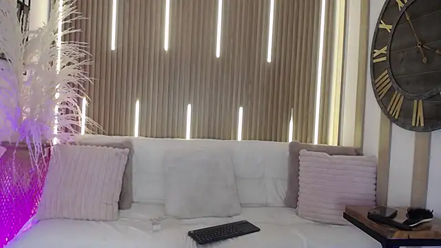 Aniie Doll online show from 11.19.25