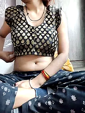 Snapshot of shalini_fire chatting on 02.15.25 shalini fire online show from 02.15.25