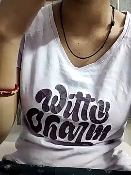 Snapshot of shalini_fire chatting on 03.21.25 shalini fire online show from 03.21.25