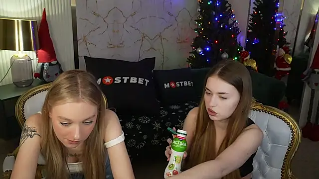 Snapshot of Maggie_tenderness chatting on 12.28.24 Maggie tenderness online show from 12.28.24