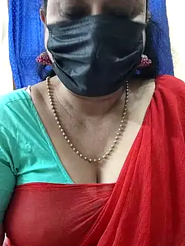 Snapshot of rekha_naier chatting on 12.18.25 rekha naier online show from 12.18.25