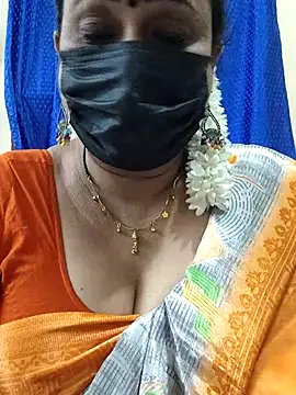 Snapshot of rekha_naier chatting on 12.19.25 rekha naier online show from 12.19.25