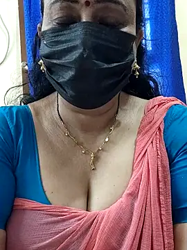 Snapshot of rekha_naier chatting on 12.22.25 rekha naier online show from 12.22.25