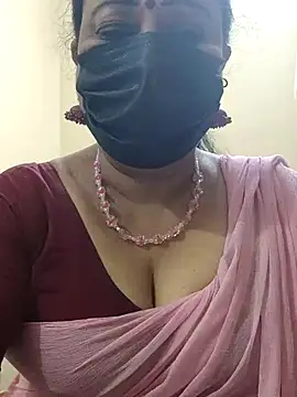 Snapshot of rekha_naier chatting on 02.15.26 rekha naier online show from 02.15.26