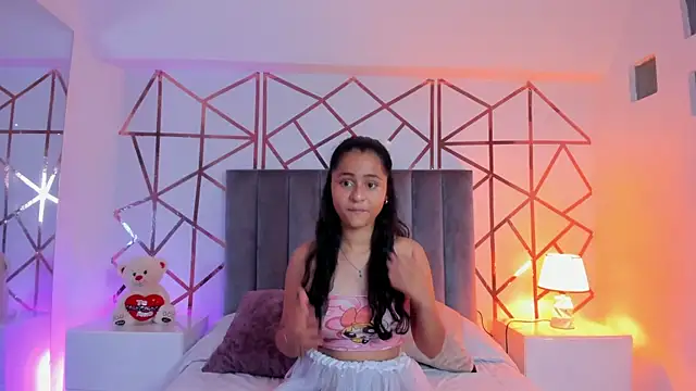 Giselle Roldan online show from 02.11.25