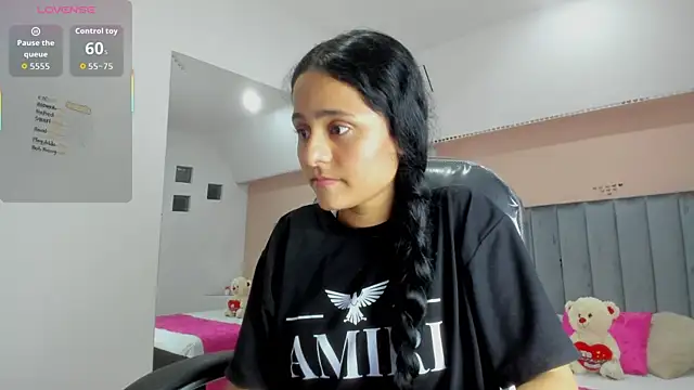 Giselle Roldan online show from 11.07.25