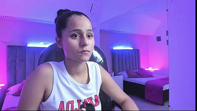 Giselle Roldan online show from 04.29.26