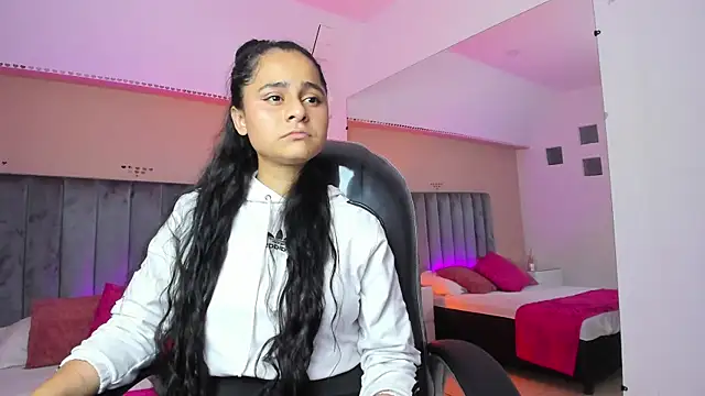 Snapshot of Giselle_Roldan chatting on 06.03.26 Giselle Roldan online show from 06.03.26