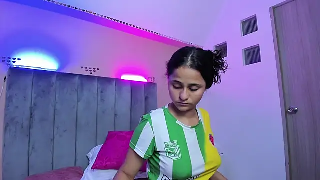 Giselle Roldan online show from 06.18.26