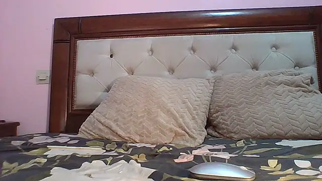 Snapshot of Frozenx chatting on 02.28.26 Frozenx online show from 02.28.26