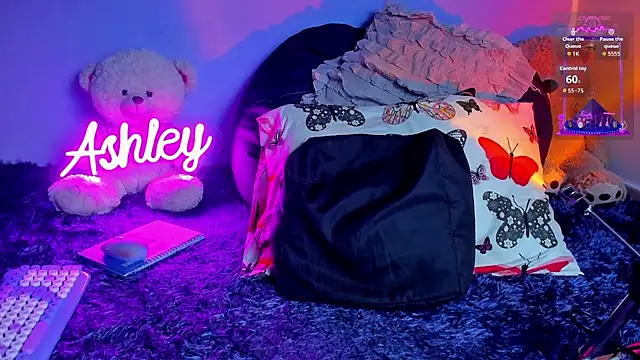 Snapshot of 1Ashley_ chatting on 11.23.25 1Ashley online show from 11.23.25