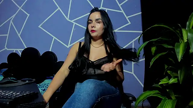 Snapshot of thakytona chatting on 09.19.25 thakytona online show from 09.19.25