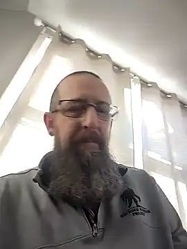 Snapshot of Huskers2020 chatting on 12.06.24 Huskers2020 online show from 12.06.24