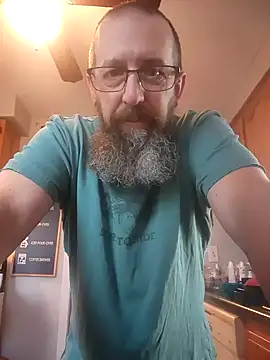 Snapshot of Huskers2020 chatting on 12.12.24 Huskers2020 online show from 12.12.24