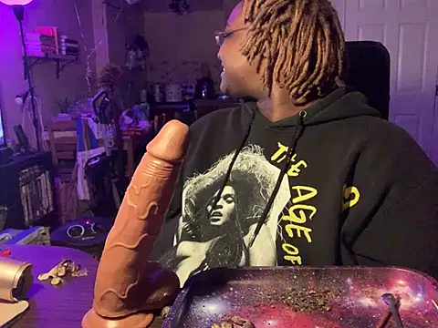 BigKittyRaven online show from 02.15.25