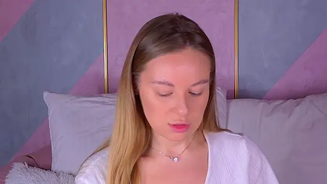 BeatriceEsmont online show from 10.30.25