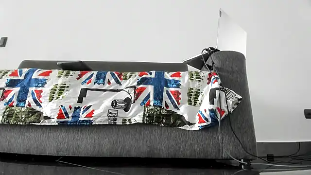 Snapshot of latin_bbc chatting on 10.15.25 latin bbc online show from 10.15.25