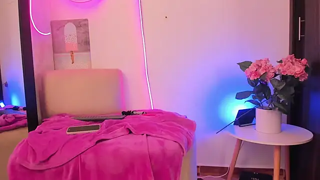 Snapshot of Maryann_jones chatting on 02.20.25 Maryann jones online show from 02.20.25