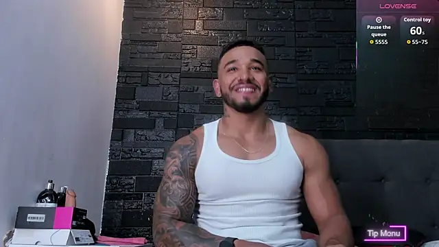 Snapshot of bruno_miller_ chatting on 11.11.25 bruno miller online show from 11.11.25