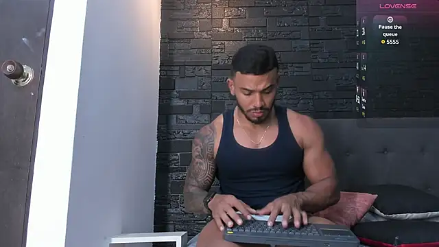 Snapshot of bruno_miller_ chatting on 11.16.25 bruno miller online show from 11.16.25