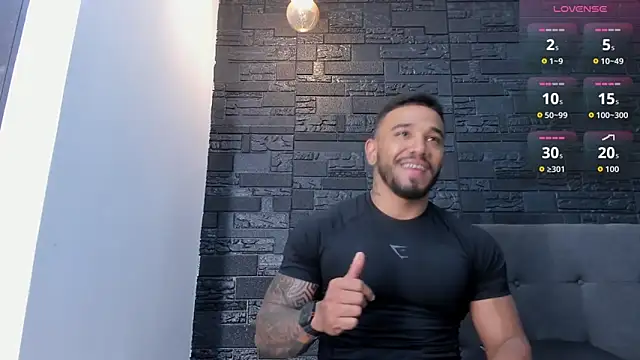 Snapshot of bruno_miller_ chatting on 11.17.25 bruno miller online show from 11.17.25