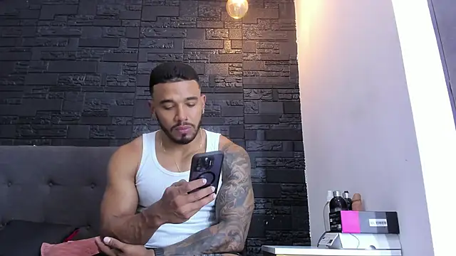 Snapshot of bruno_miller_ chatting on 11.27.25 bruno miller online show from 11.27.25