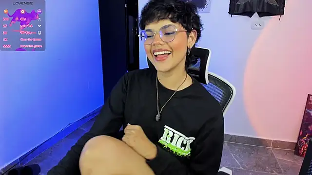 Snapshot of gooddess_isis chatting on 10.21.25 gooddess isis online show from 10.21.25