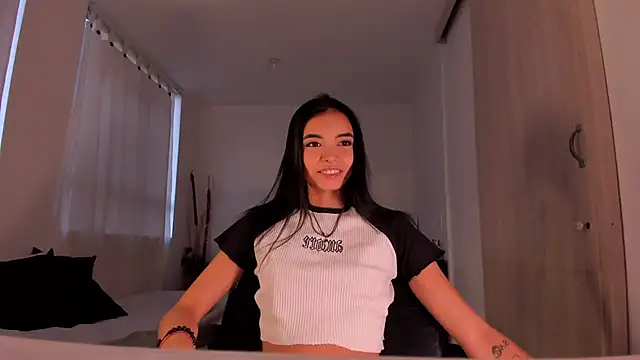 AnabelWolf online show from 01.16.25