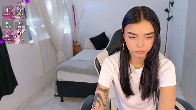 AnabelWolf online show from 11.18.25