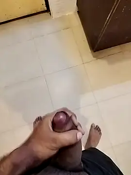 Snapshot of rhlagr85 chatting on 11.12.25 rhlagr85 online show from 11.12.25