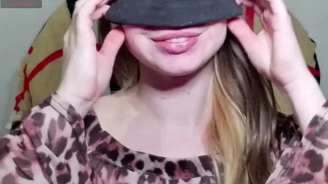 Snapshot of Mikki5P chatting on 01.18.25 Mikki5P online show from 01.18.25