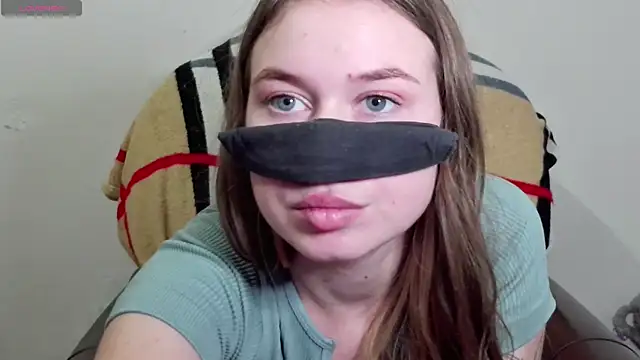 Snapshot of Mikki5P chatting on 01.24.25 Mikki5P online show from 01.24.25