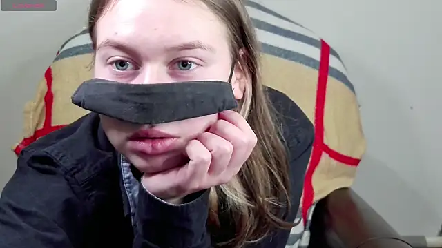 Snapshot of Mikki5P chatting on 02.11.25 Mikki5P online show from 02.11.25