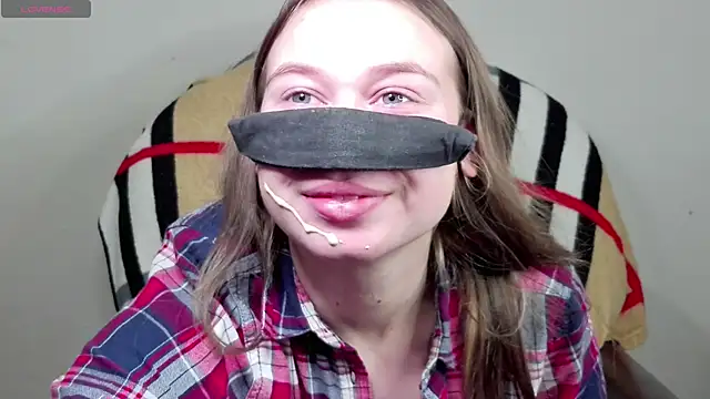 Snapshot of Mikki5P chatting on 02.21.25 Mikki5P online show from 02.21.25