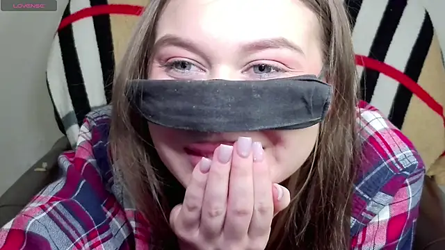 Snapshot of Mikki5P chatting on 02.21.25 Mikki5P online show from 02.21.25