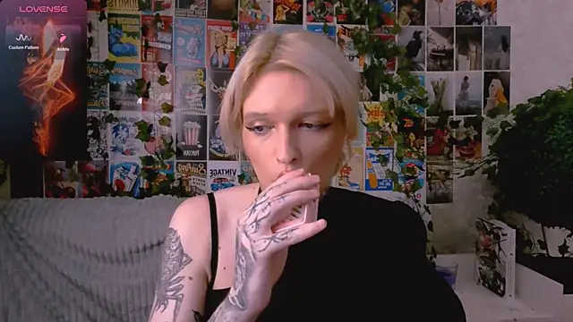 Simona Rain online show from 10.26.25