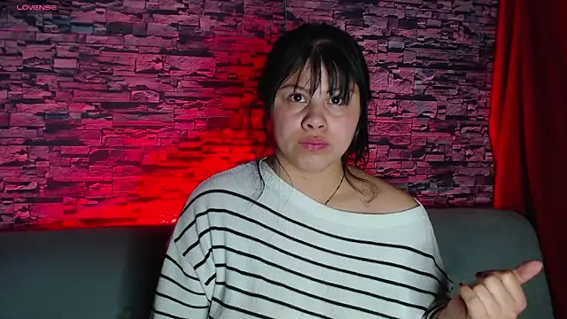 Snapshot of sofi_bronw chatting on 03.18.25 sofi bronw online show from 03.18.25